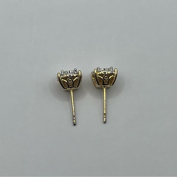 0.25 CT Natural Diamond Sterling Silver GP Studs - Picture 5 of 6